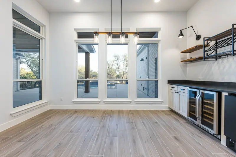 Wet bar, Farmhouse Hill Country Retreat (RenovatePros project)