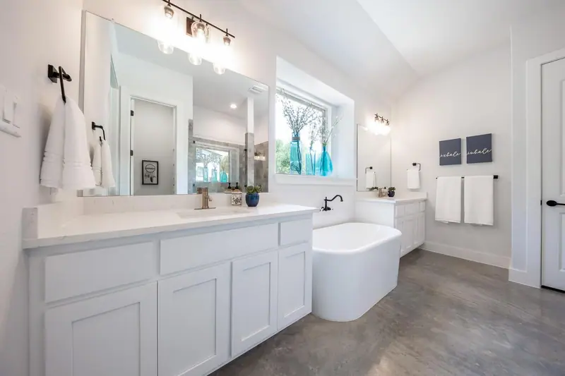 Bathroom, Hill Country Hideaway (RenovatePros project)
