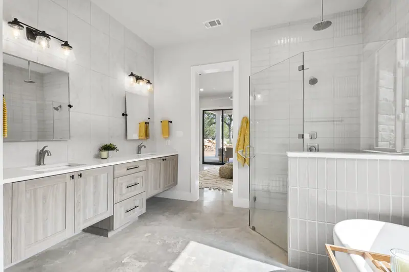 Bathroom, Round Mountain Modern Farmhouse (RenovatePros project)