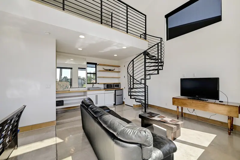 Great room, Spicewood Lake Retreat (RenovatePros project)
