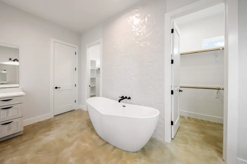 Bathroom, Spicewood Modern Farmhouse (RenovatePros project)