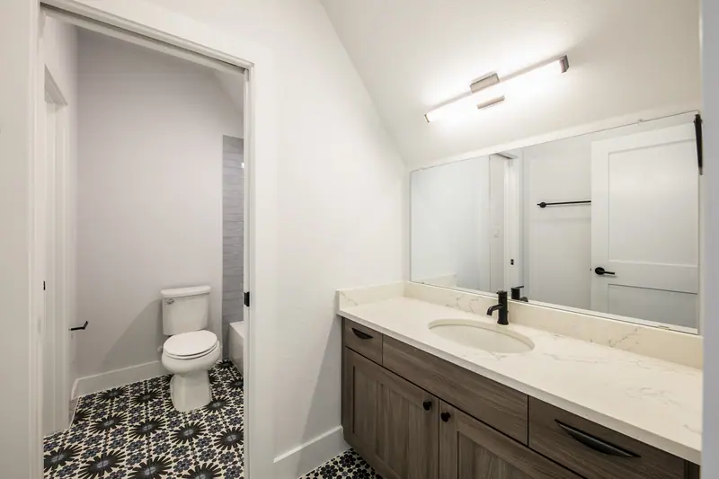 Bathroom, Spicewood Modern Farmhouse (RenovatePros project)